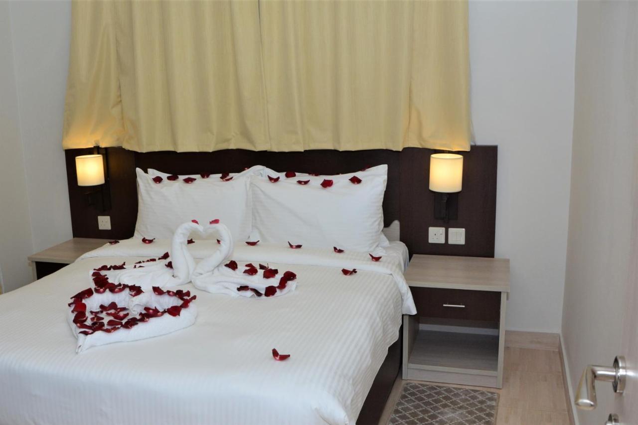 Hostel The Lofts Kuwait Fintas Kuwait City Exterior foto