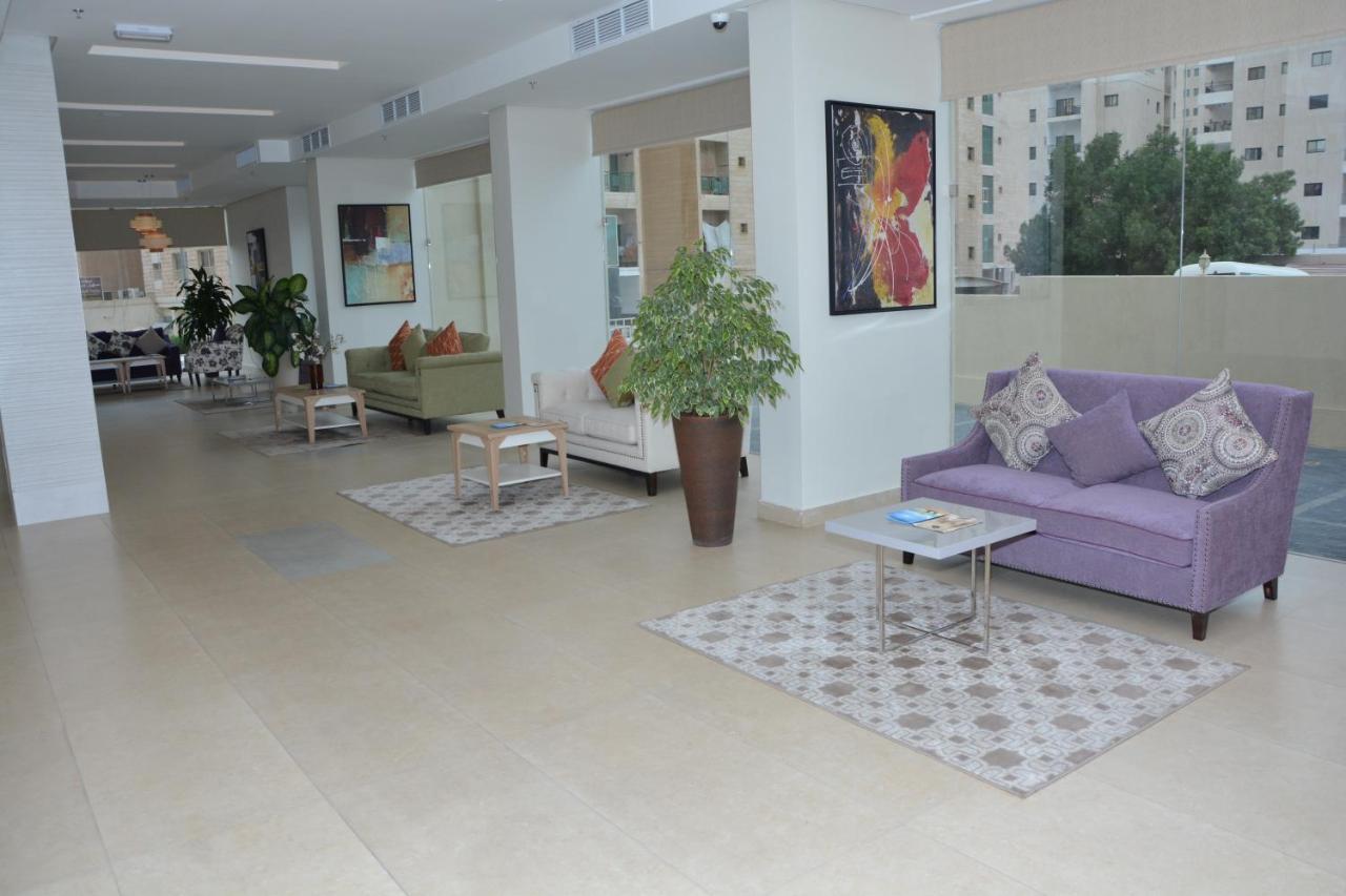 Hostel The Lofts Kuwait Fintas Kuwait City Exterior foto