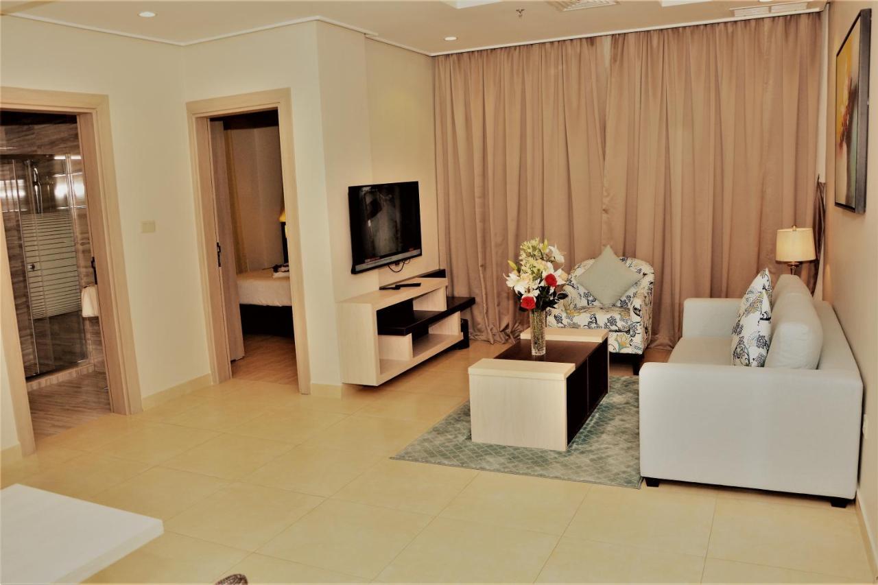 Hostel The Lofts Kuwait Fintas Kuwait City Exterior foto