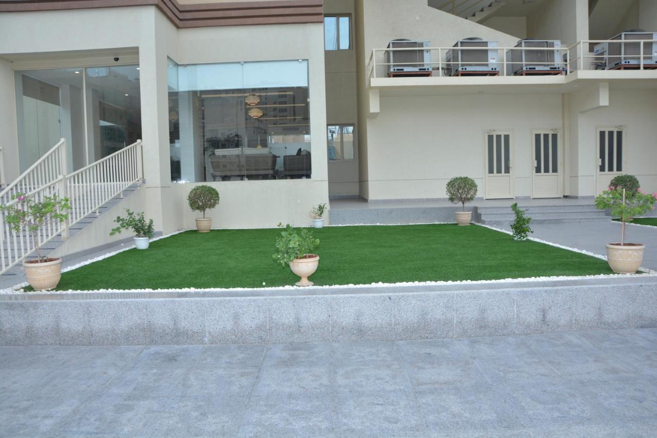 Hostel The Lofts Kuwait Fintas Kuwait City Exterior foto